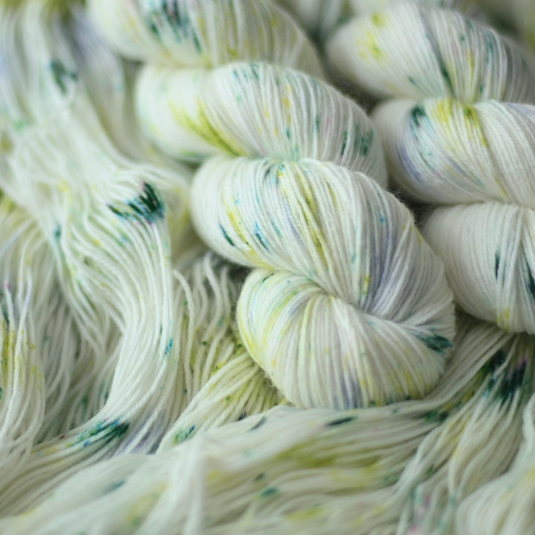 Hand-dyed yarn No.138 sock yarn "Pamina"