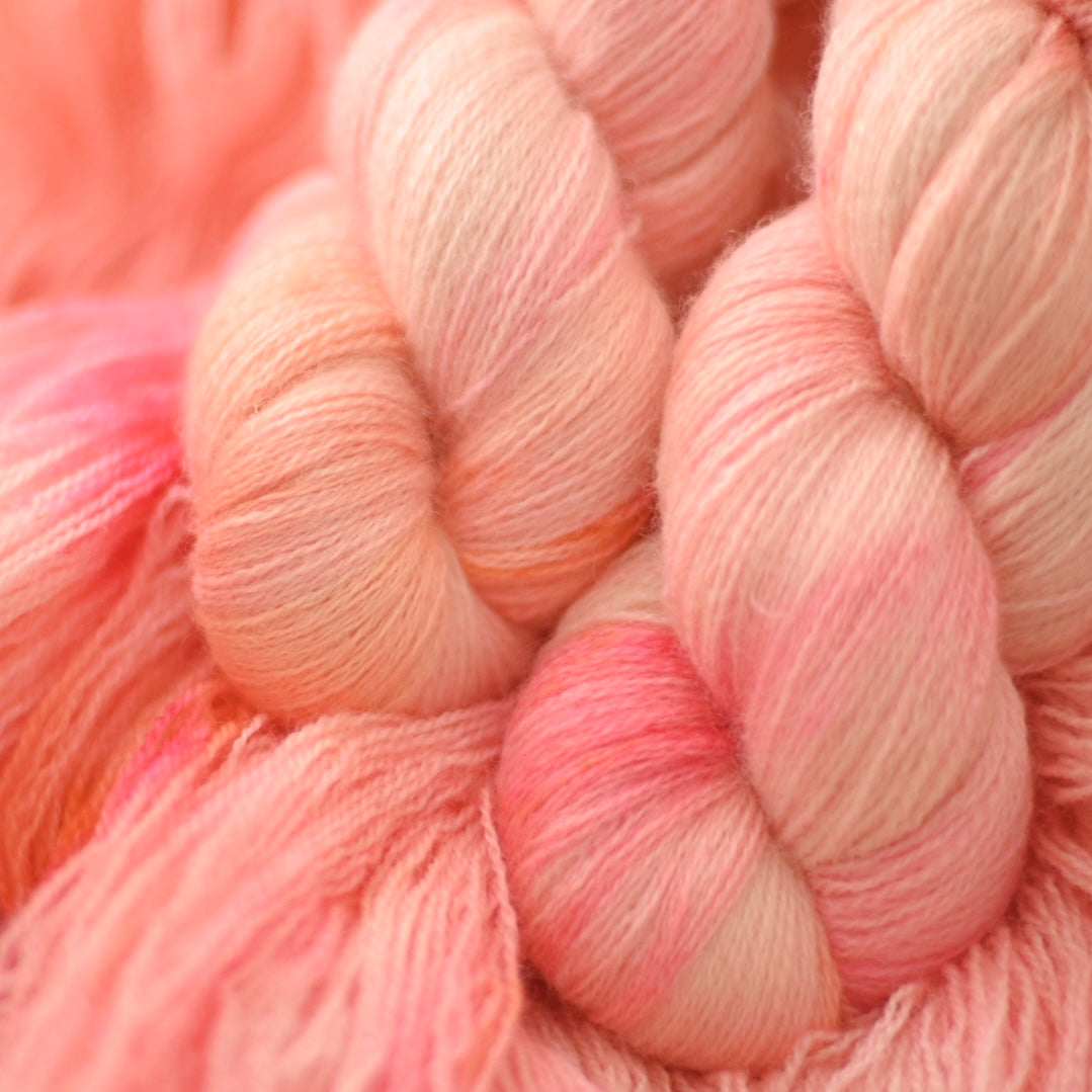 Hand-dyed yarn No.236 BFL lace "Scotland"