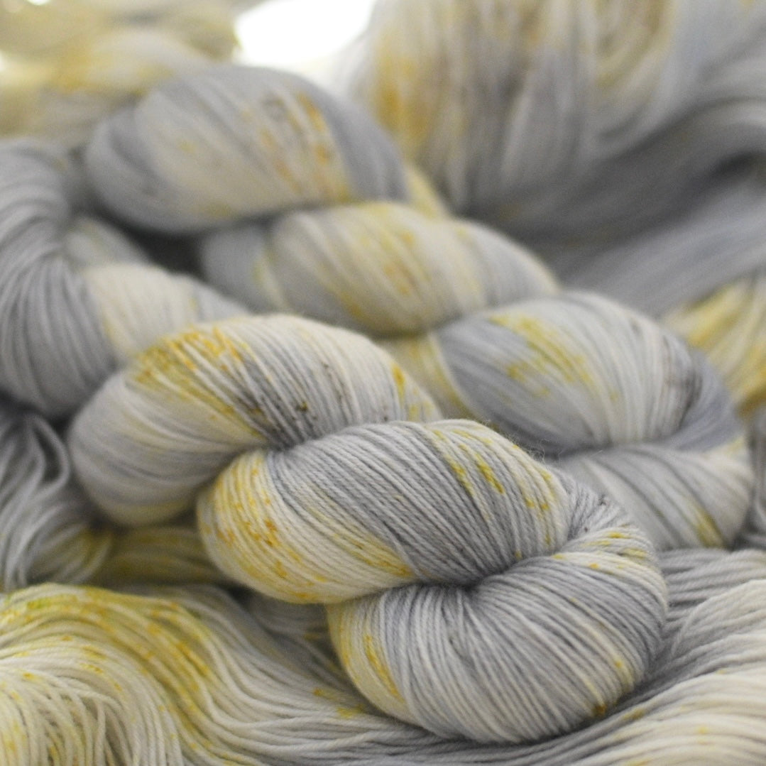 手染め糸 No.394 ソックヤーン「Quittenhecke」