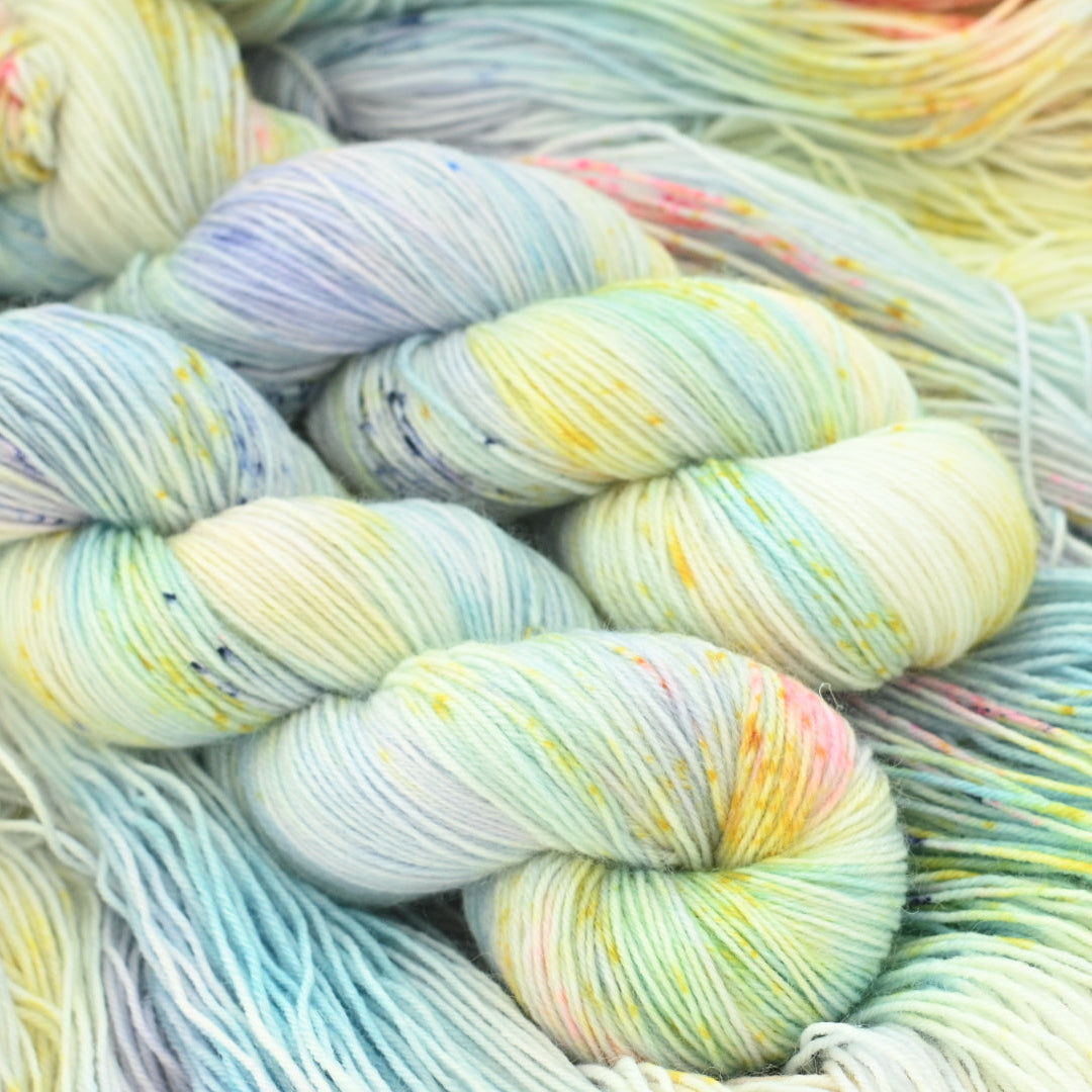 手染め糸 No.423 ソックヤーン「Ab ortu solis」