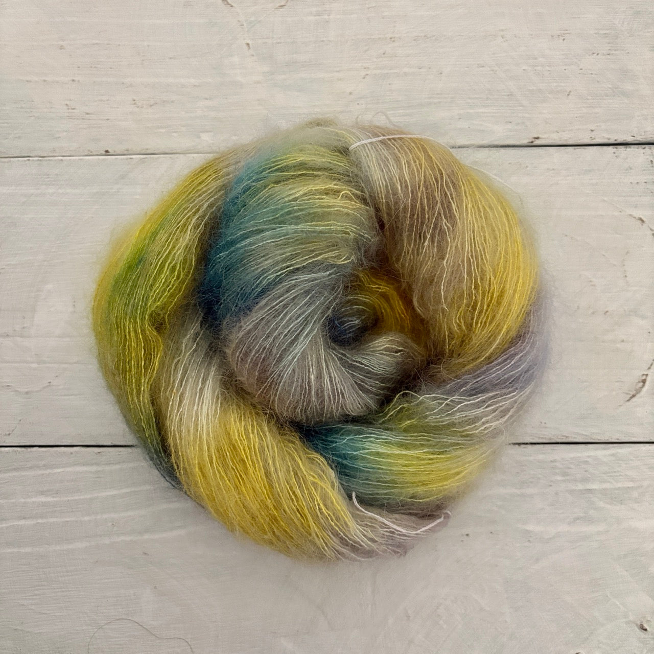 手染め糸 No.369 キッドモヘア&シルク「Stille Nacht, heilige Nacht 」