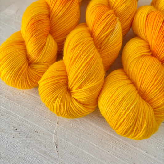 手染め糸 No.427 ソックヤーン「 To Daisies」