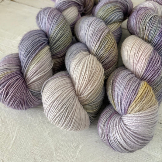 手染め糸 No.437 ソックヤーン「The Wind at Dawn」