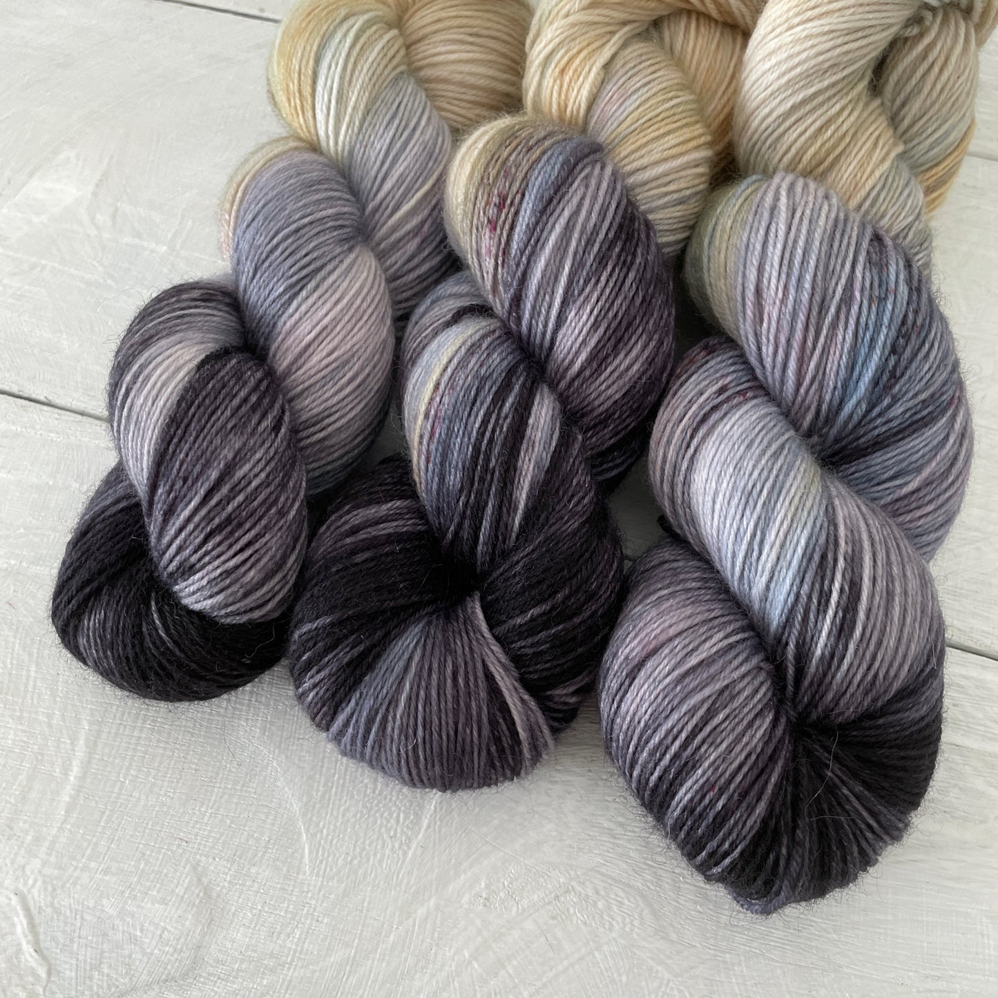 手染め糸 No.297 ソックヤーン「Pierrot Lunaire」