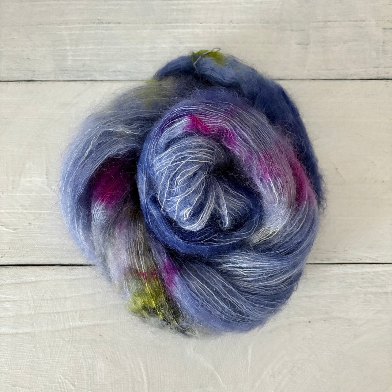 手染め糸 No.274 キッドモヘア&シルク「Um Mitternacht」