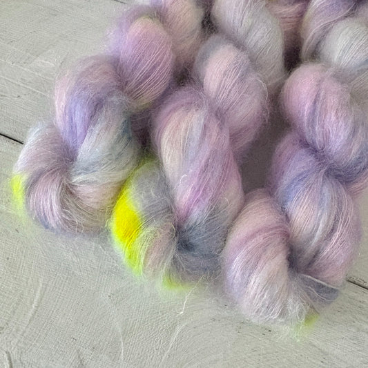 手染め糸 No.336 キッドモヘア&シルク「Kytice Hyacint」