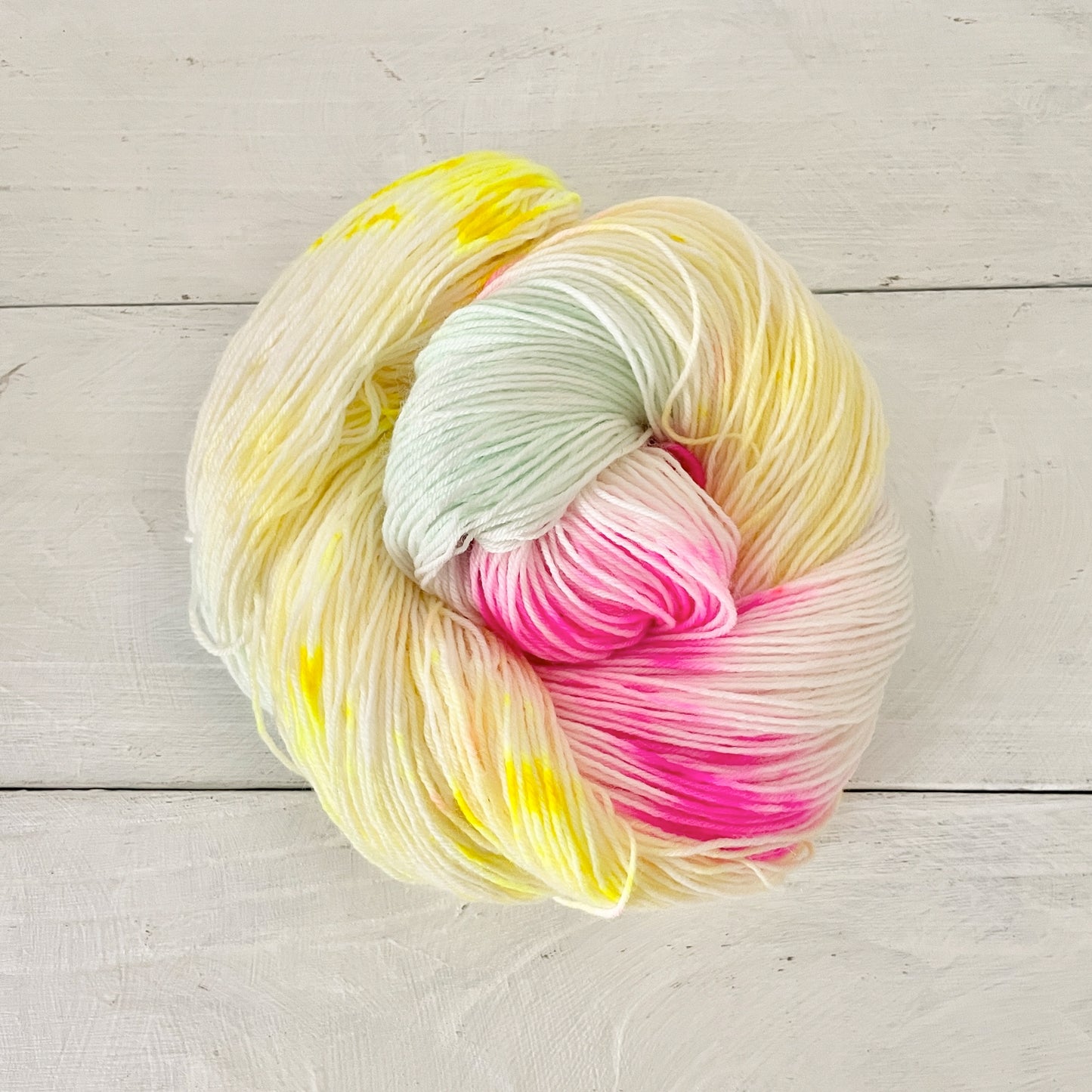 手染め糸 No.337 ソックヤーン「Rose,Meer und Sonne」