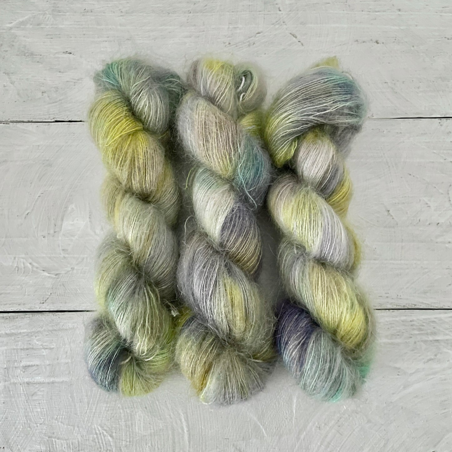 手染め糸 No.369 キッドモヘア&シルク「Stille Nacht, heilige Nacht 」