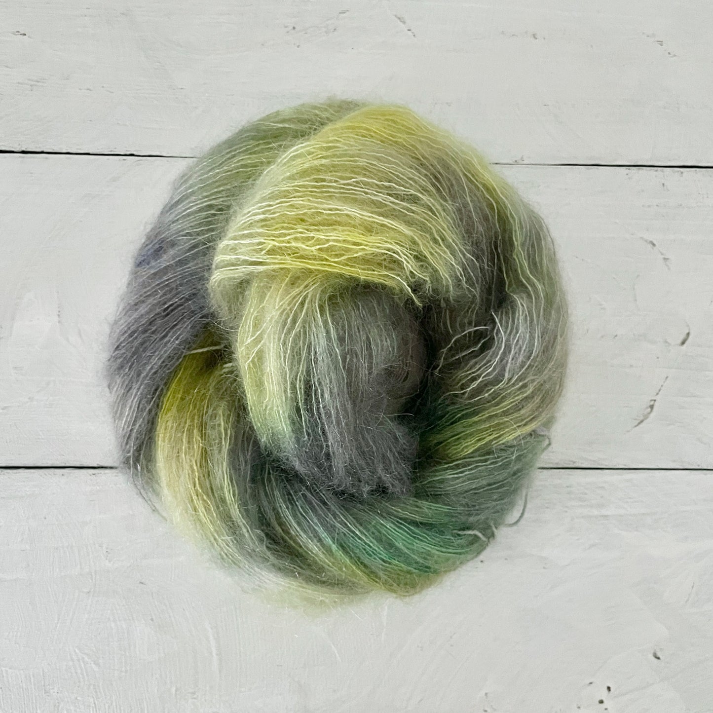 手染め糸 No.369 キッドモヘア&シルク「Stille Nacht, heilige Nacht 」