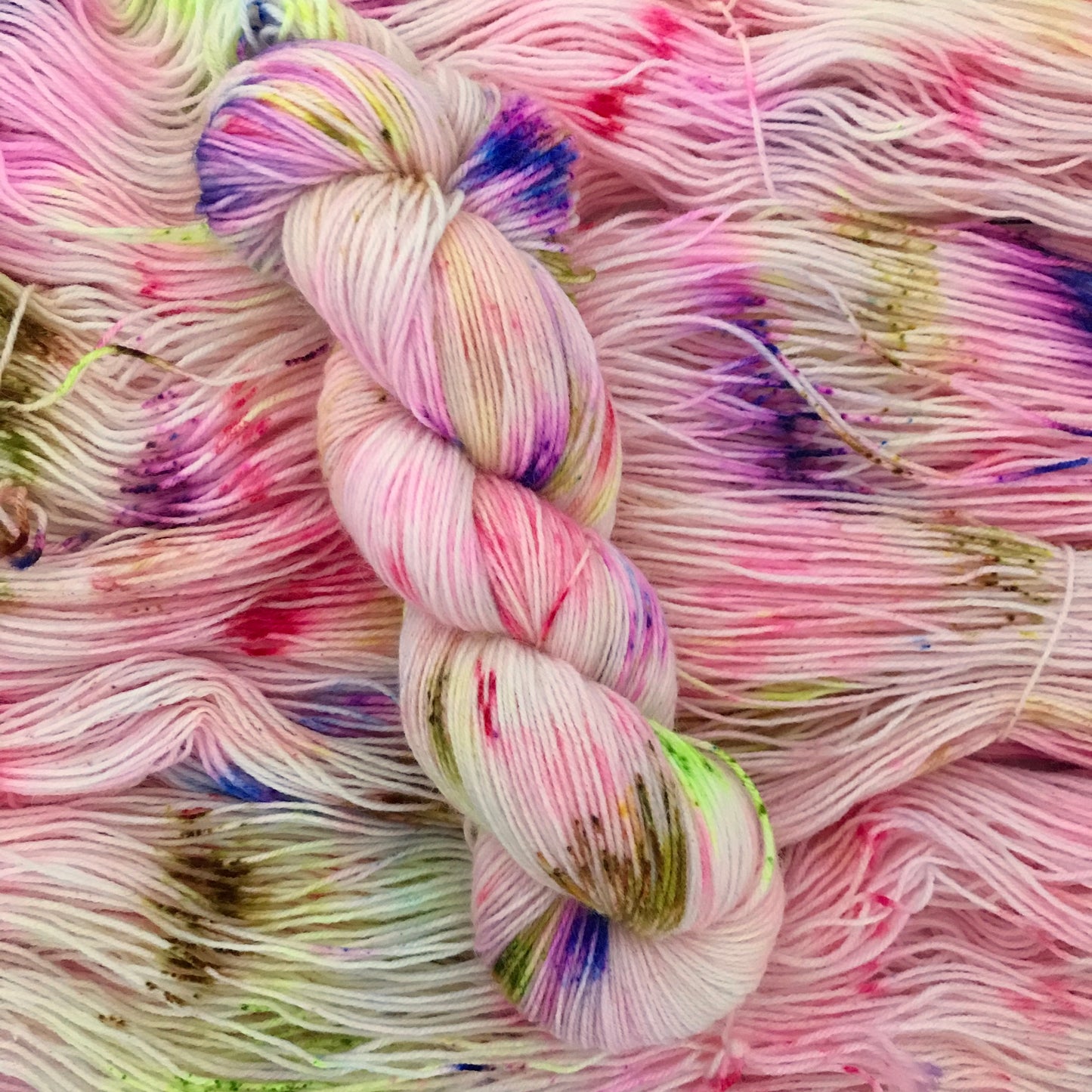 Hand-dyed yarn No.85 sock yarn "Le Nozze di Figaro"