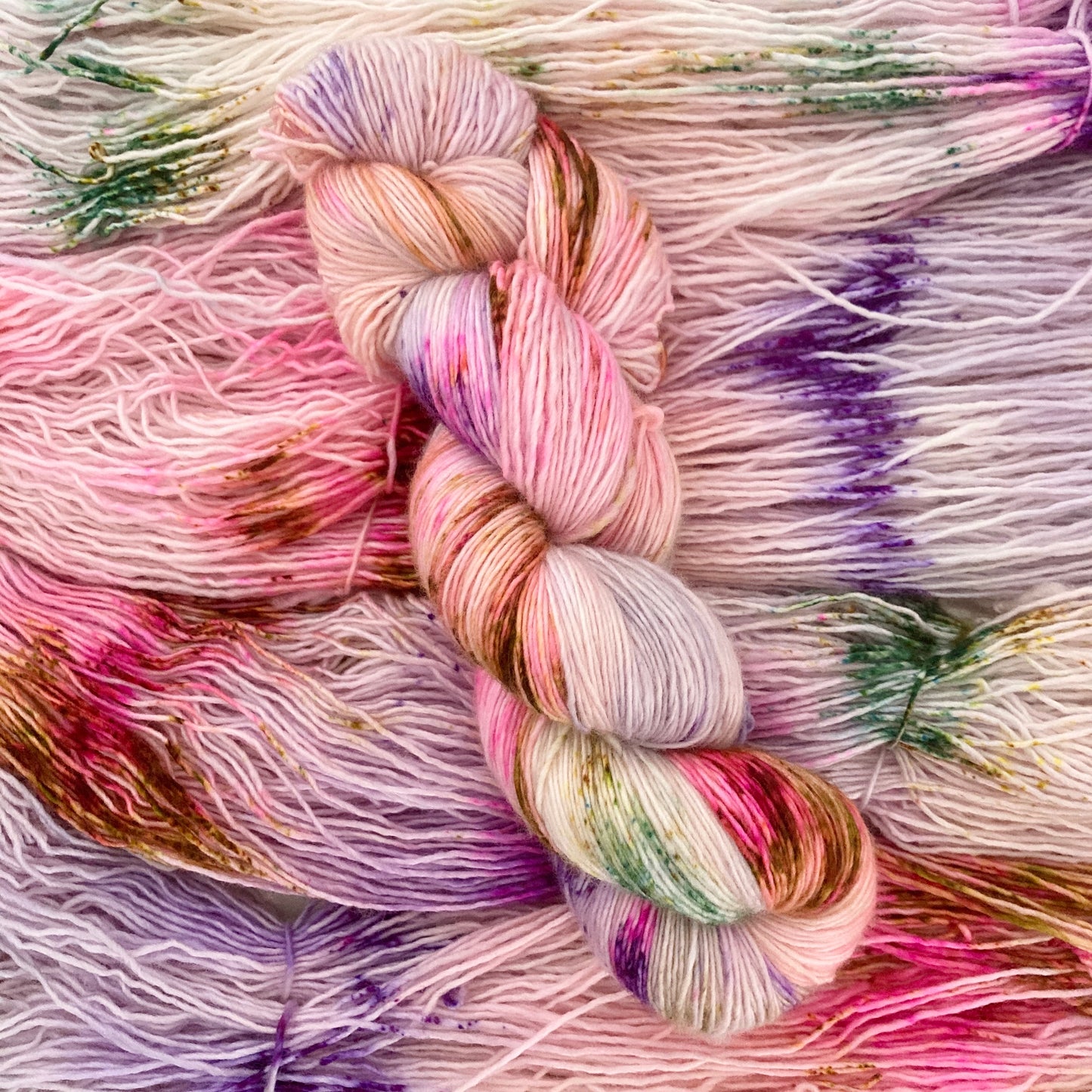 手染め糸 No.68 100% メリノ 1-ply「September」