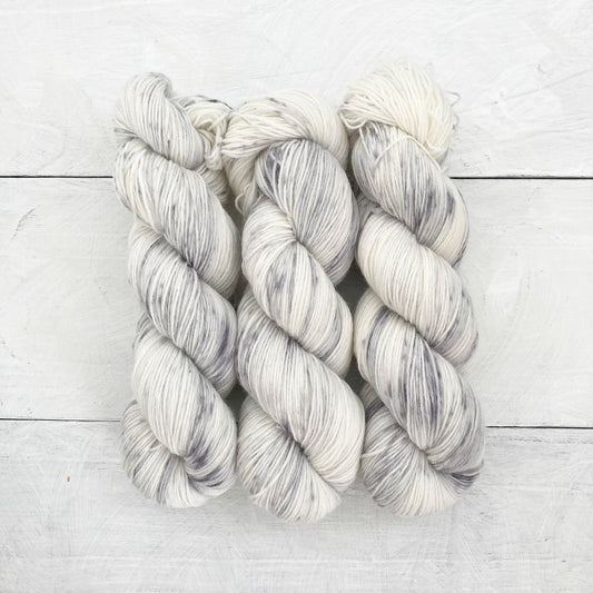 【雪染め】手染め糸 No.214 ソックヤーン「Chasse-neige」