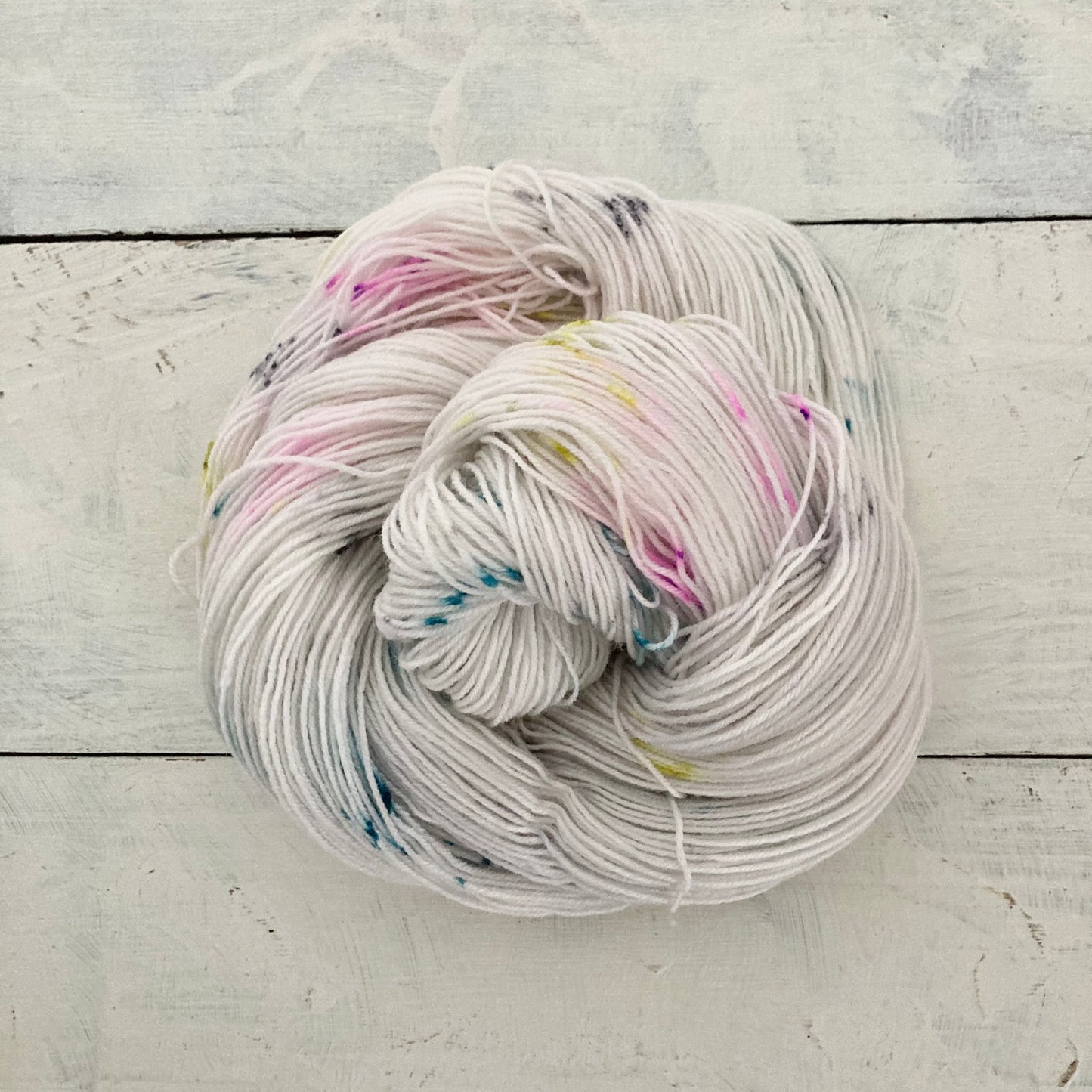 Hand-dyed yarn No.82 sock yarn "Serenade of the Doll"