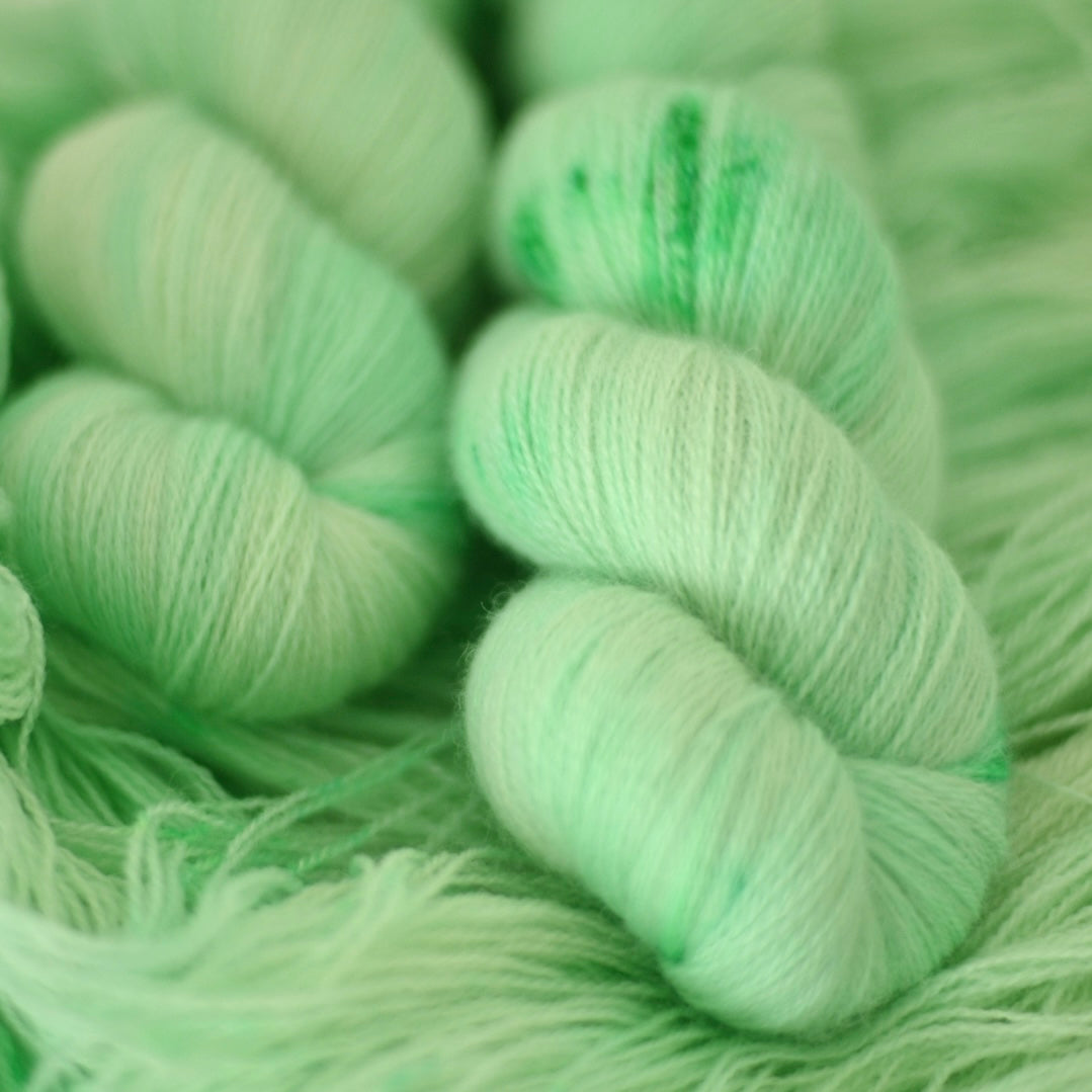 Hand-dyed yarn No.113 lace "Frühling übers Jahr"