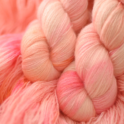 Hand-dyed yarn No.236 BFL lace "Scotland"