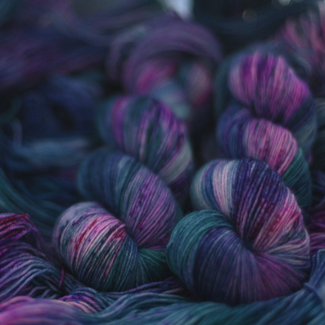 手染め糸 No.432 ソックヤーン「Mein Sehnen, mein Wähnen」