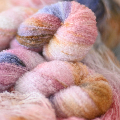 手染め糸 No.433 メリノブークレ「The Morning of the Year」