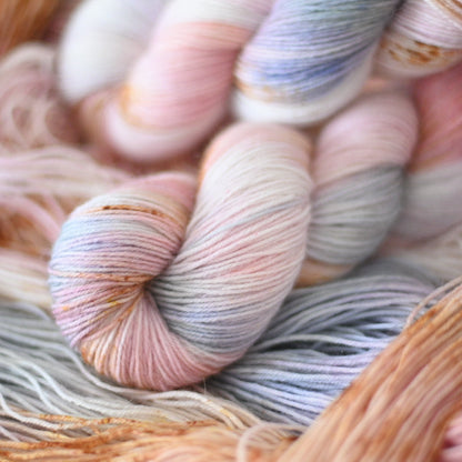 手染め糸 No.433 ソックヤーン「The Morning of the Year」