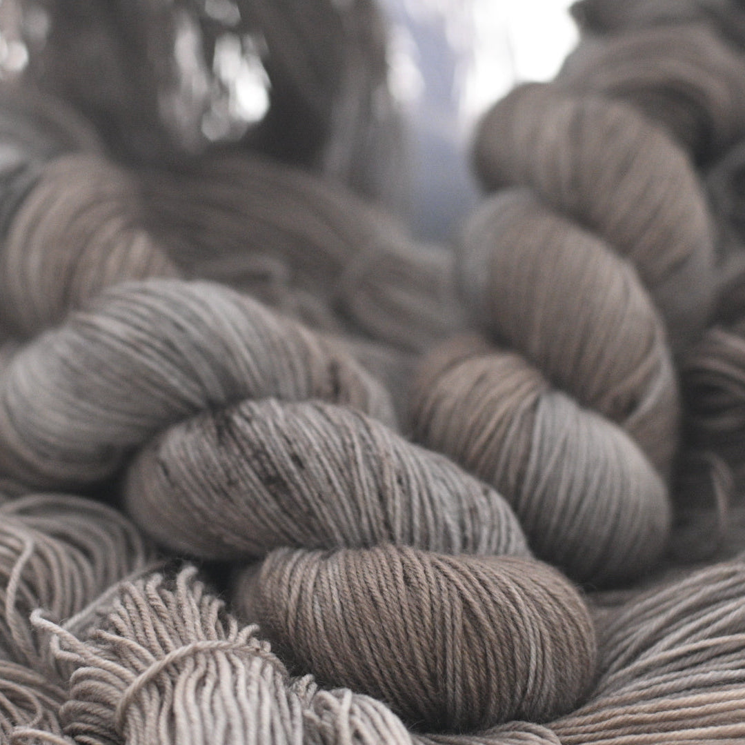 手染め糸 No.436 ソックヤーン「Lieschen」