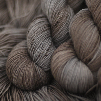 手染め糸 No.436 ソックヤーン「Lieschen」