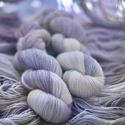 手染め糸 No.437 ソックヤーン「The Wind at Dawn」