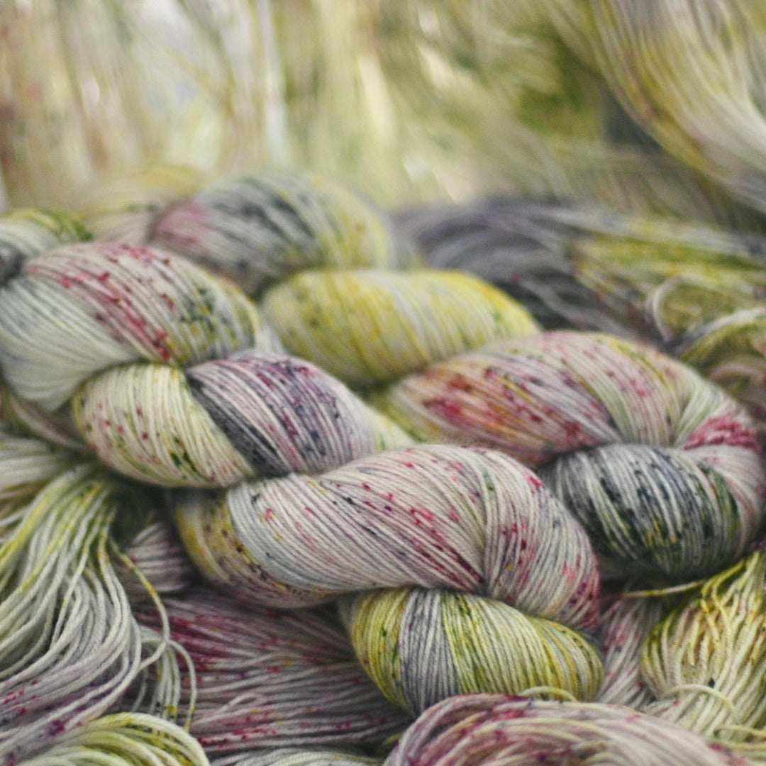 手染め糸 No.445  ソックヤーン「 Frühlingsnacht」