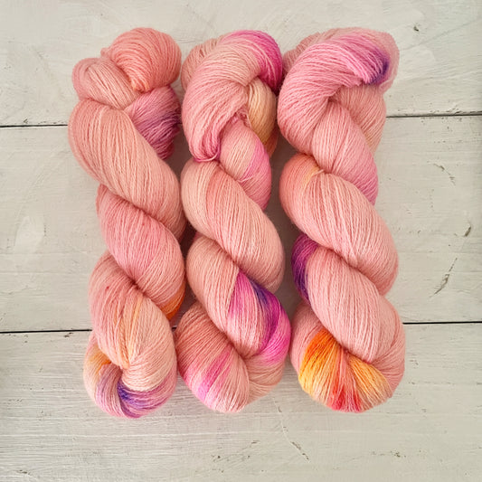 手染め糸 No.196 BFLレース「Le jardin féerique」