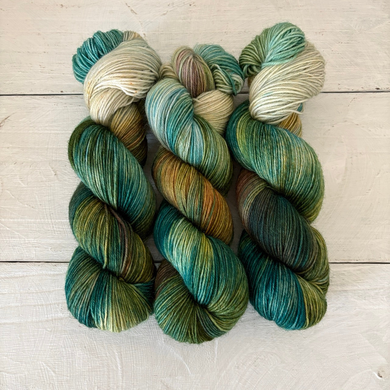 手染め糸 No.422 ソックヤーン「Leise rieselt der Schnee」