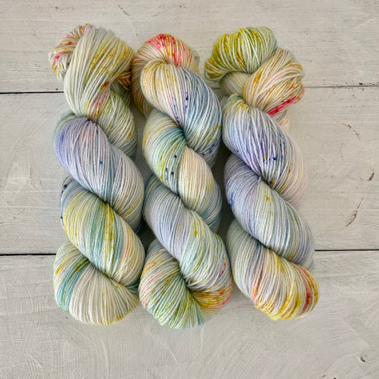 手染め糸 No.423 ソックヤーン「Ab ortu solis」