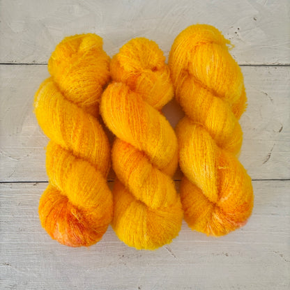 手染め糸 No.427 メリノブークレ「To Daisies」