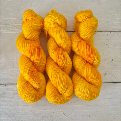 手染め糸 No.427 ソックヤーン「 To Daisies」