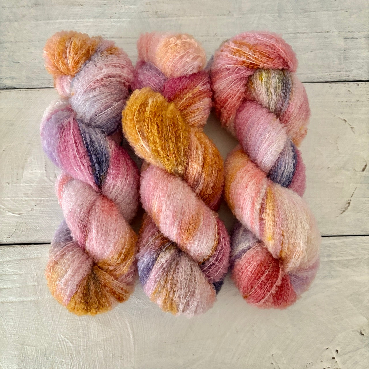 手染め糸 No.433 メリノブークレ「The Morning of the Year」