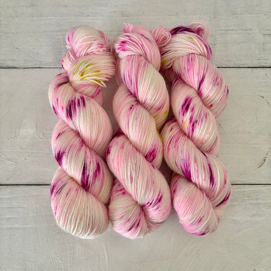 手染め糸 No.434 ソックヤーン「 Spring the sweet Spring 」