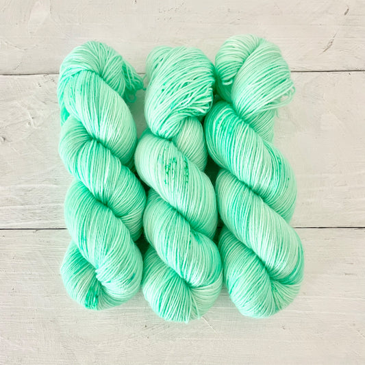 Hand-dyed yarn No.5 sock yarn "Nachtviolen"
