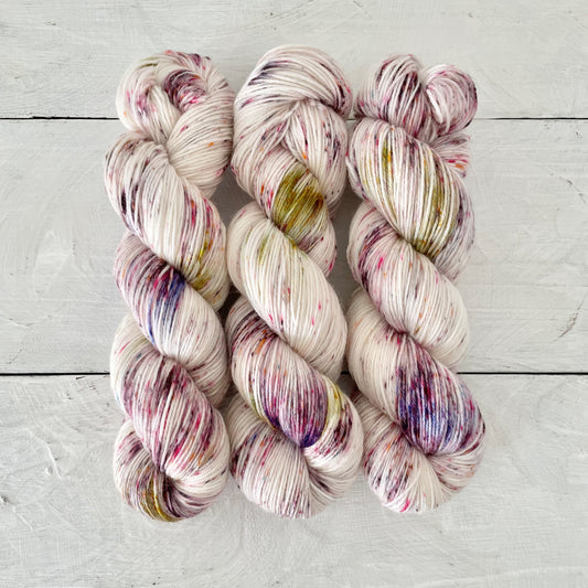 Hand-dyed yarn No.5 sock yarn "Nachtviolen"