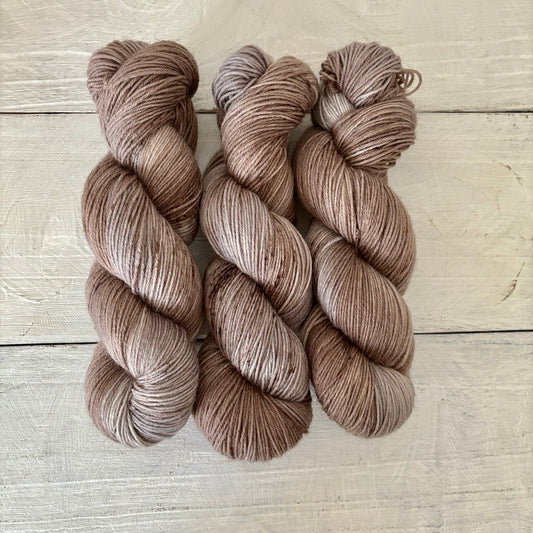 手染め糸 No.436 ソックヤーン「Lieschen」