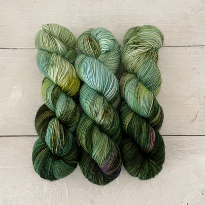 Hand-dyed yarn No.138 sock yarn "Pamina"
