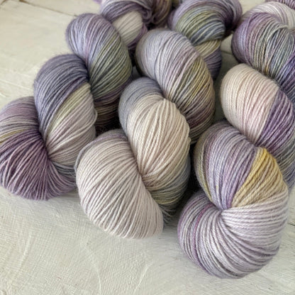 手染め糸 No.437 ソックヤーン「The Wind at Dawn」