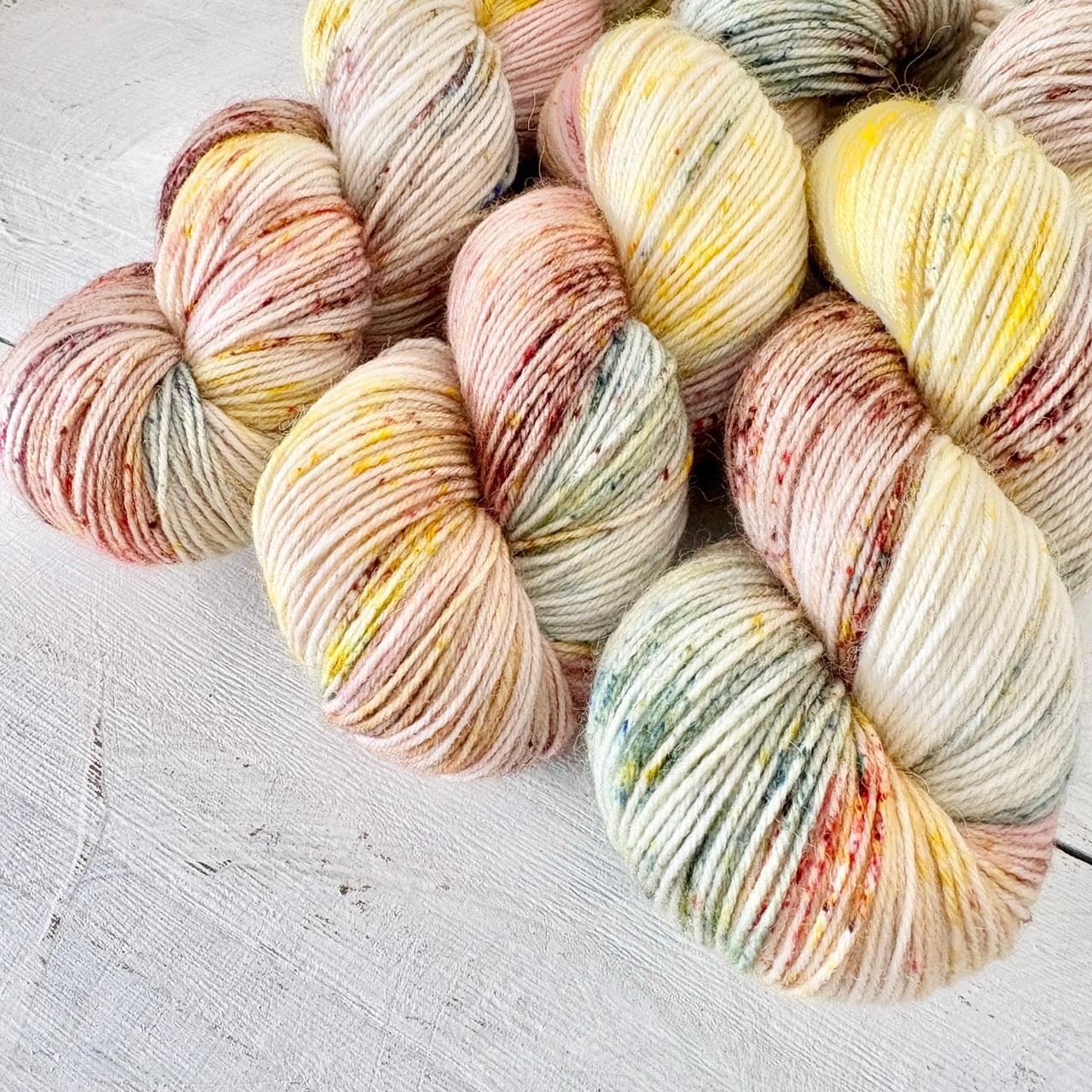 手染め糸 No.443  ソックヤーン「Lenzknospen 」