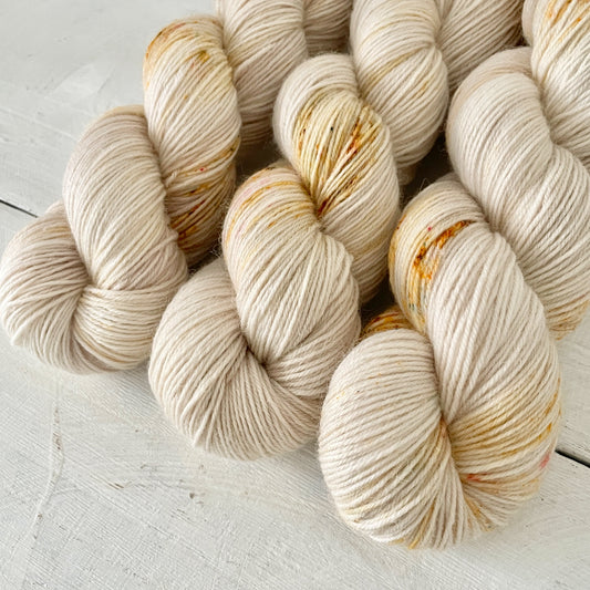 Hand dyed yarn 北の手染め毛糸：FibrEsquisse（ファイバーエスキス）