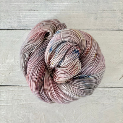 手染め糸 No.455 ソックヤーン「Ici-bas tous les lilas meurent」