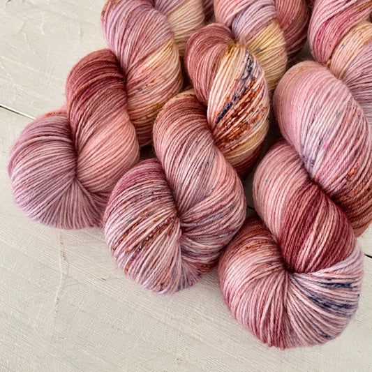 Hand dyed yarn 北の手染め毛糸：FibrEsquisse（ファイバーエスキス）