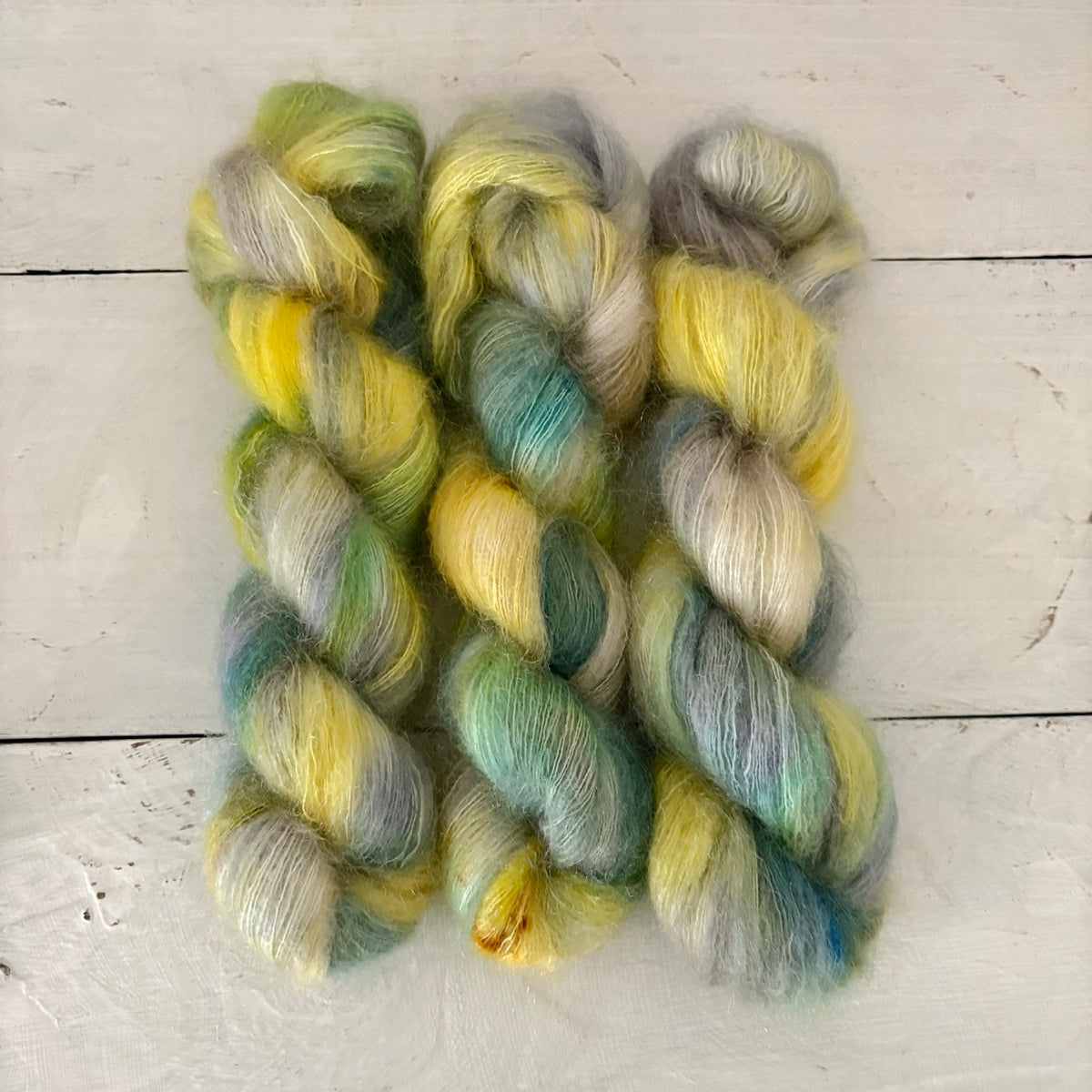 手染め糸 No.369 キッドモヘア＆シルク「Stille Nacht, heilige Nacht 」