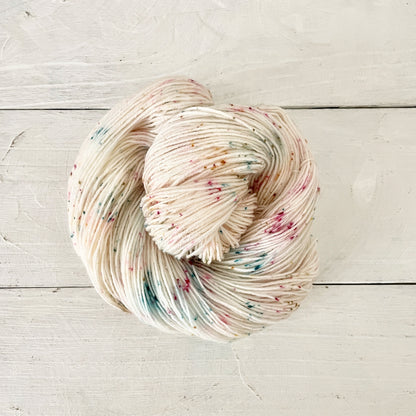 手染め糸 No.340 ソックヤーン「Et la fleur volé」
