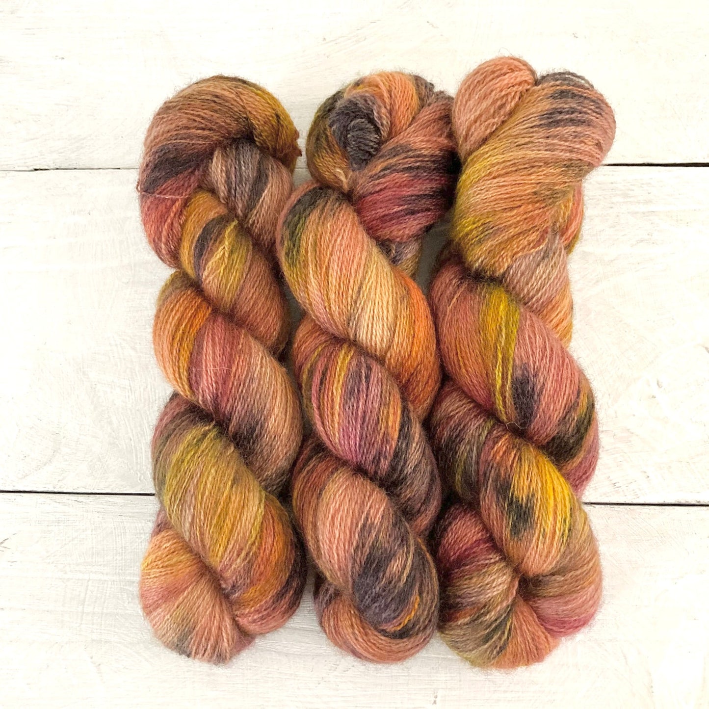 Hand-dyed yarn No.237 BFL lace "Dance of the Knights"
