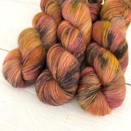 Hand dyed yarn 北の手染め毛糸：FibrEsquisse（ファイバーエスキス）