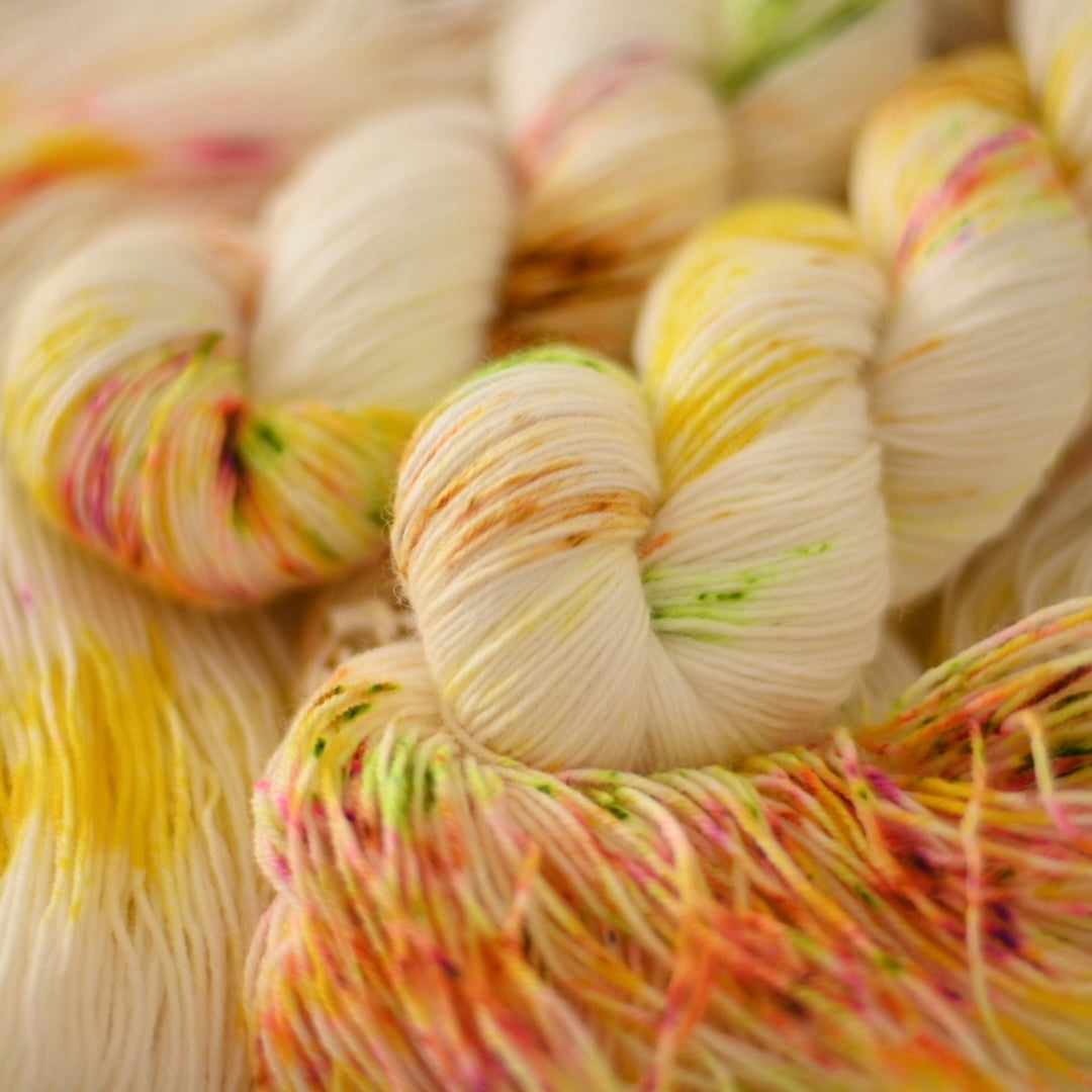 Hand-dyed yarn No.250 sock yarn "Adelaide"