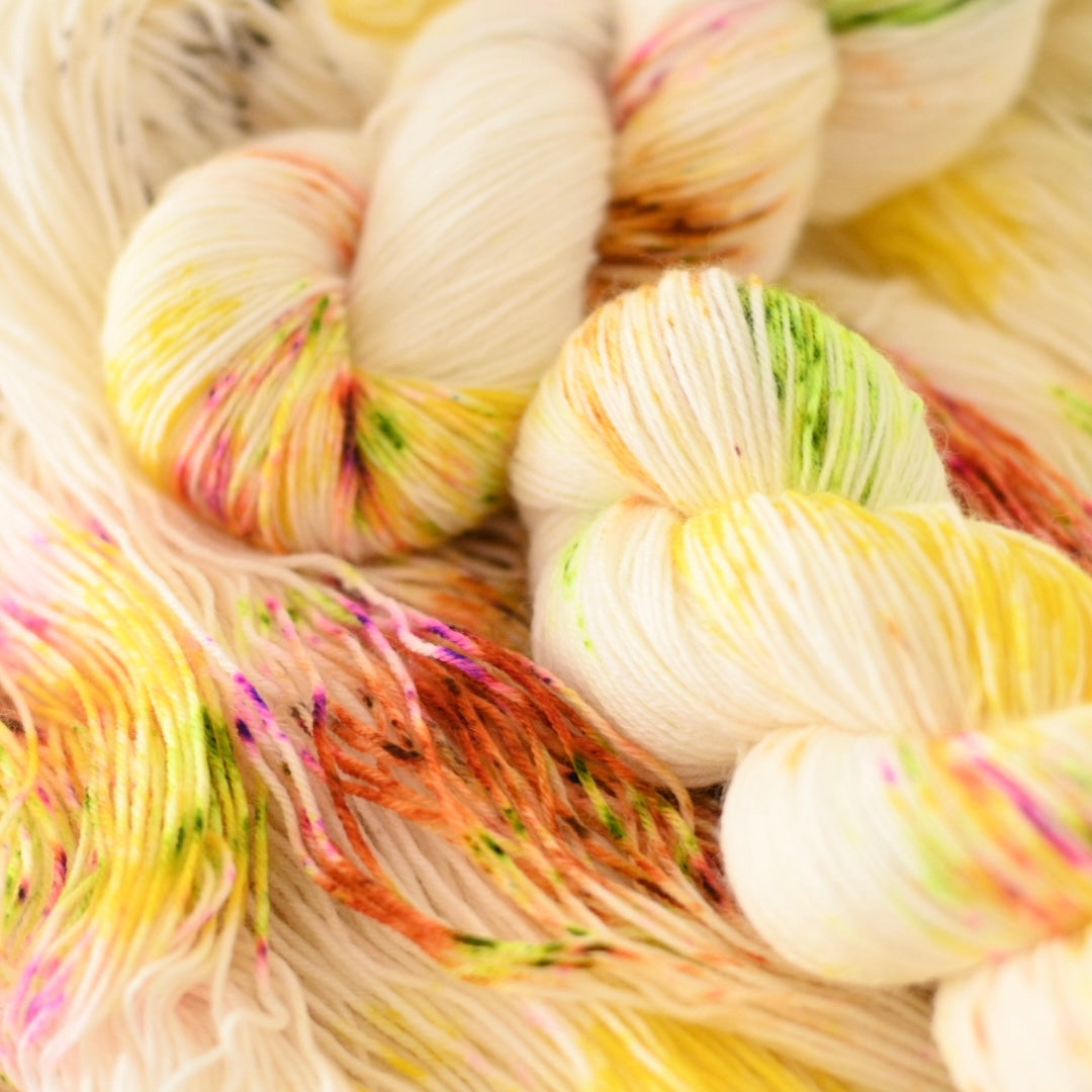 Hand-dyed yarn No.250 sock yarn "Adelaide"