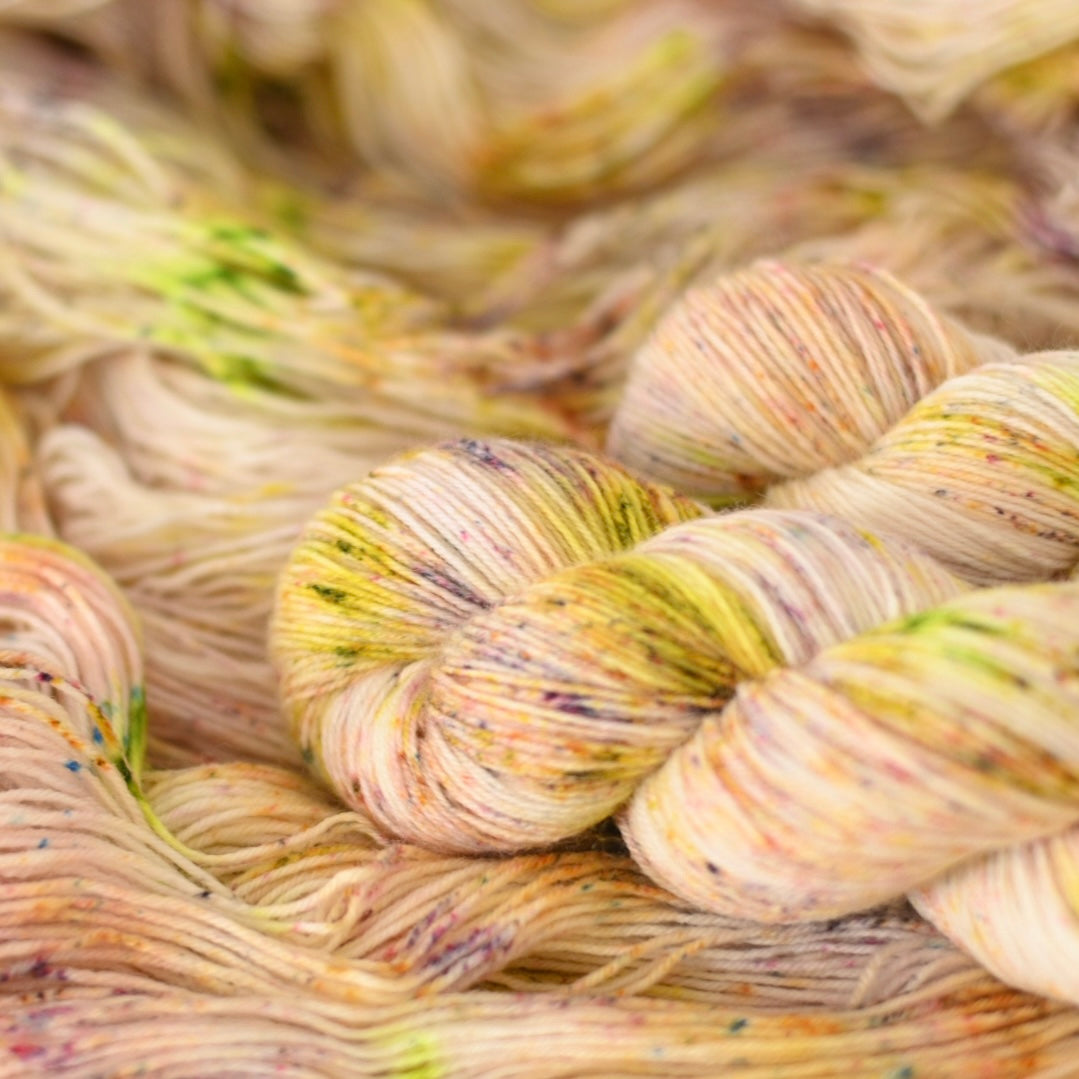 Hand-dyed yarn No.5 sock yarn "Nachtviolen"