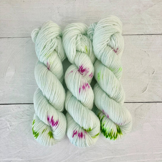 Hand dyed yarn No.212 sock yarn "Med en primula veris"